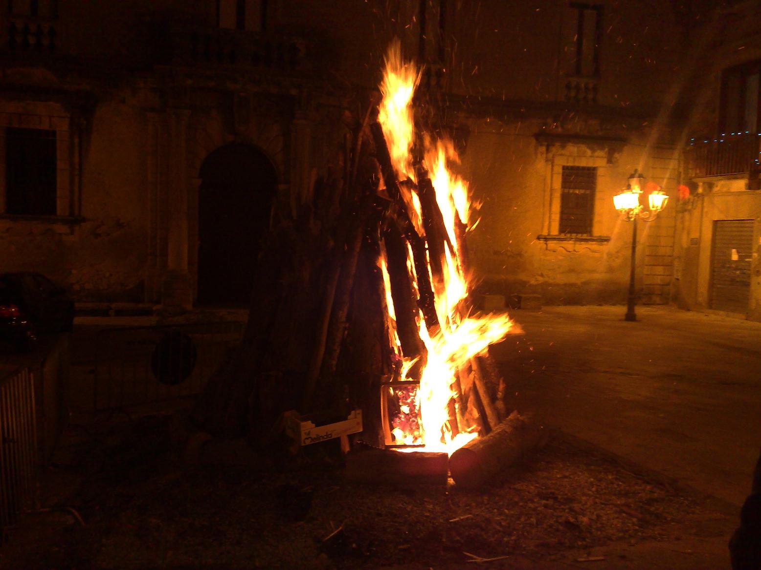 Foto Focara 2008 - Falò ad Aiello Calabro